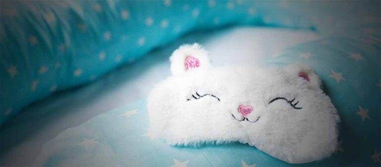 The Benefits of Using a Body Pillow (7 Perks)